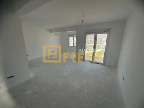 Sale, three bedroom apartment, 100m², Centar, Bar