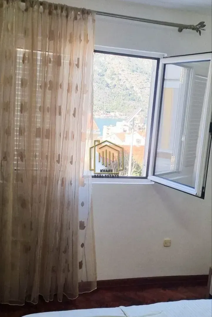 Izdavanje, jednosoban stan, 50m², Dobrota, Kotor
