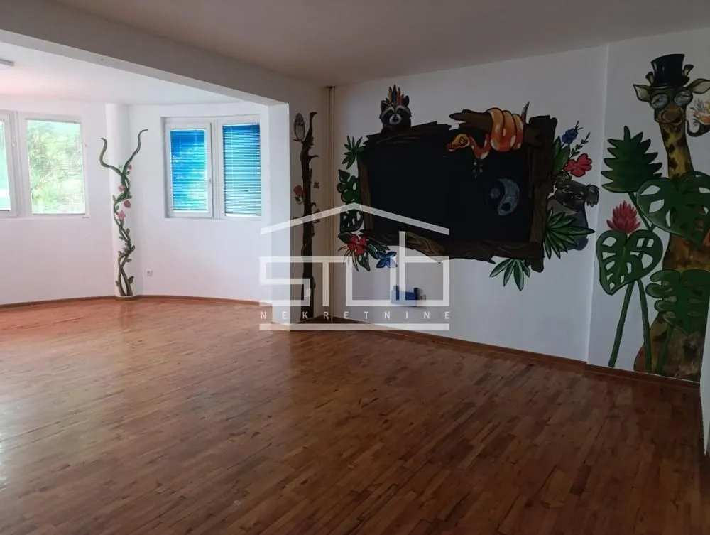 Izdavanje, kuća, 200m², Filmski Grad, Beograd