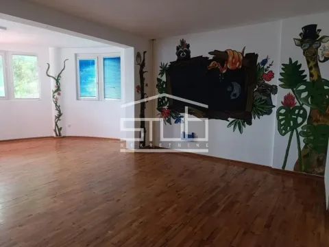 Rent, house, 200m², Filmski Grad, Beograd