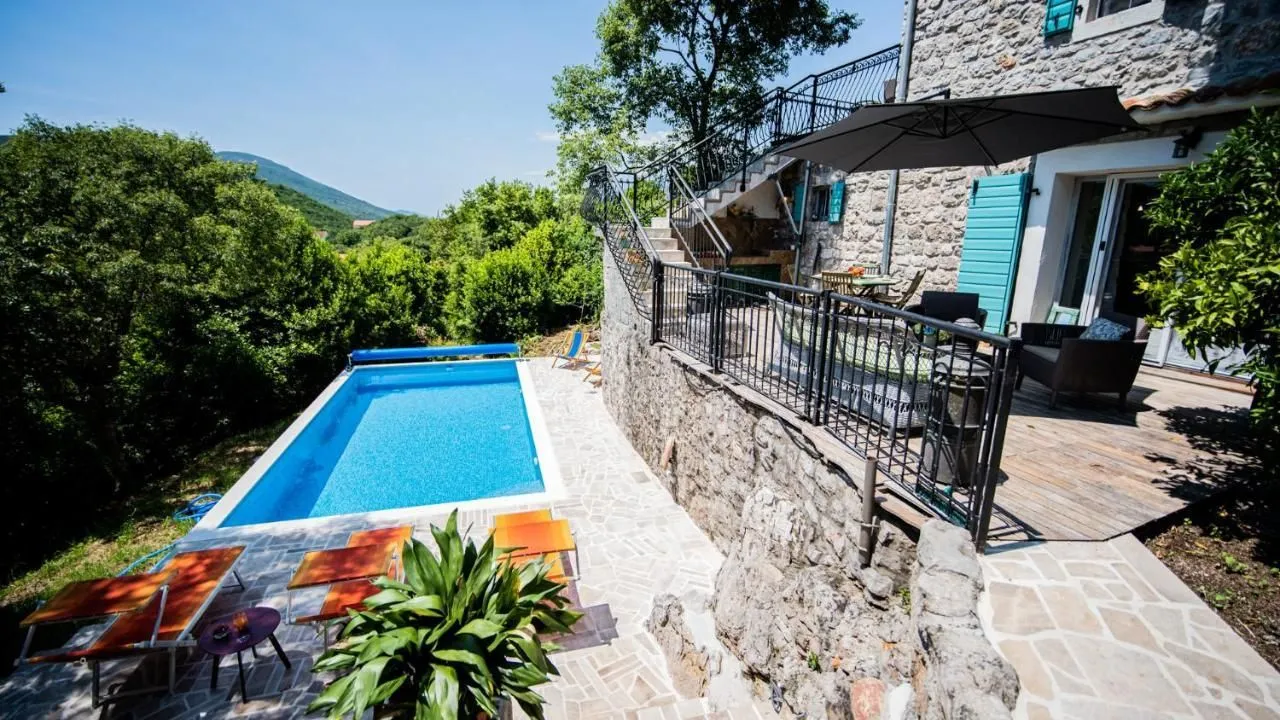 Prodaja, kuća, 150m², Milovići, Tivat