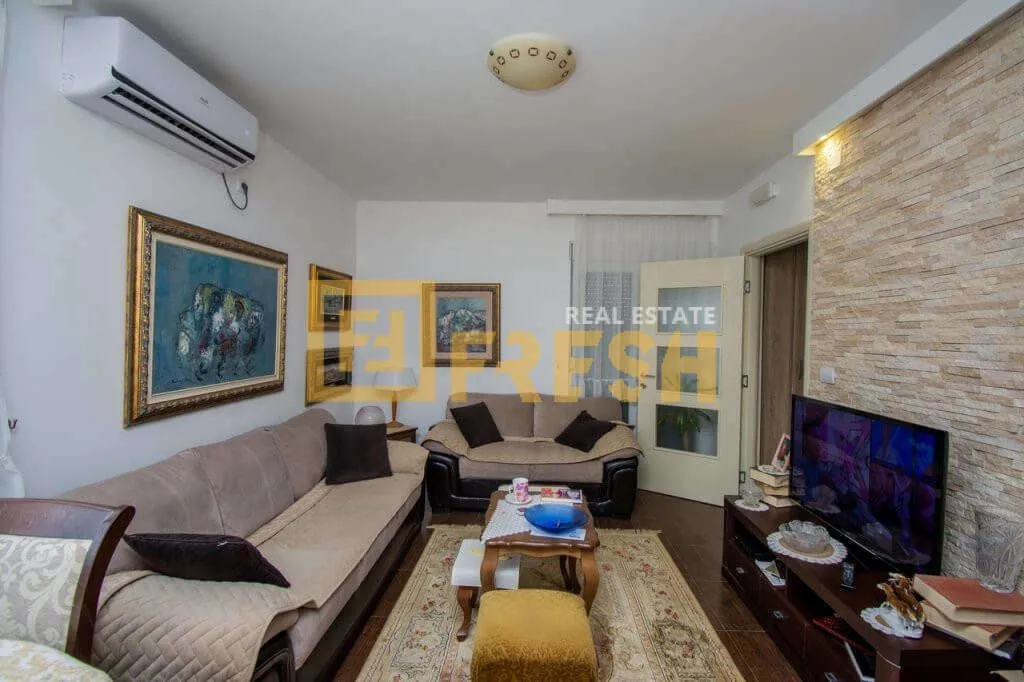 Prodaja, kuća, 220m², Ostalo, Podgorica