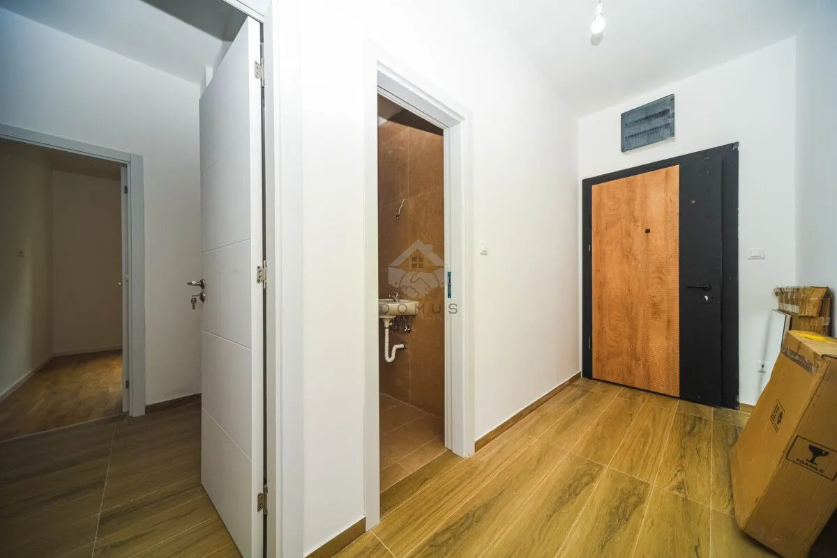 Prodaja, dvosoban stan, 64m², Tološi, Podgorica