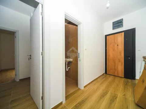 Prodaja, dvosoban stan, 64m², Tološi, Podgorica - image 9