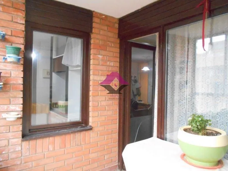 Izdavanje, trosoban stan, 75m², Cerak, Beograd