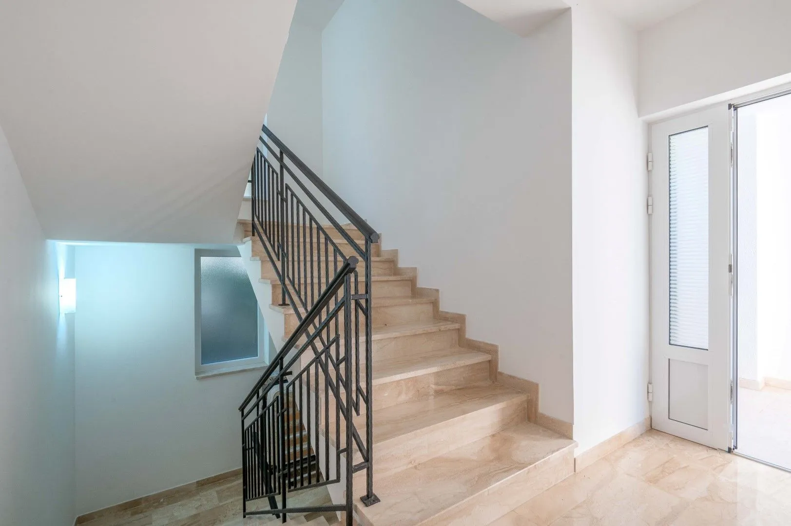 Sale, house, 400m², Perazića do, Budva