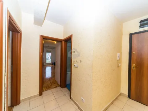 Rent, one bedroom apartment, 57m², Vezirov Most, Podgorica - image 6