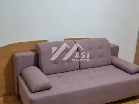 Stan in Adamovićevo Naselje