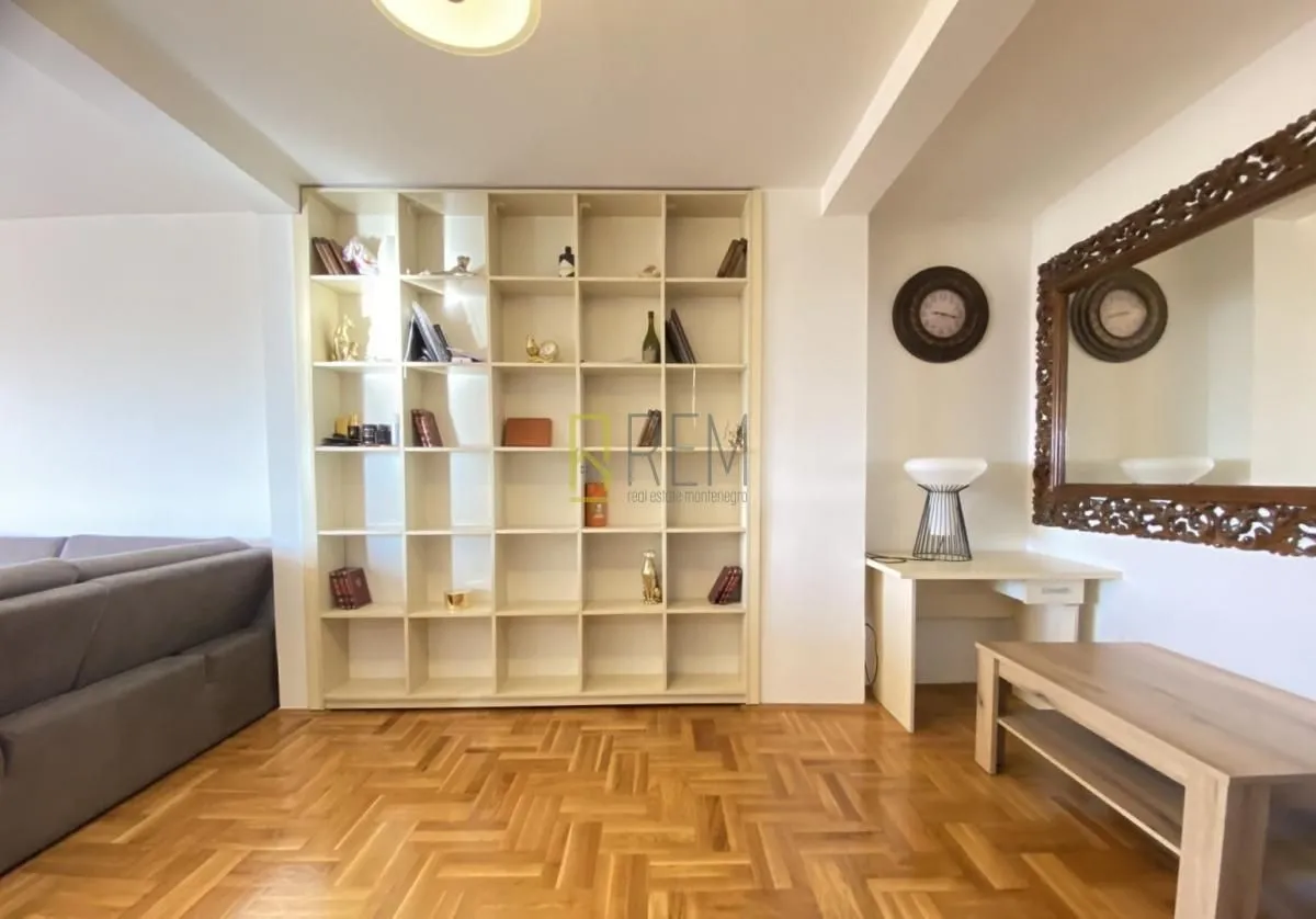 Prodaja, trosoban stan, 86m², Centar, Podgorica