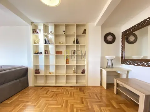 Prodaja, trosoban stan, 86m², Centar, Podgorica - image 2