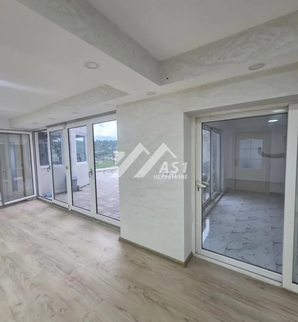 Rent, office space, 400m², Karagača, Petrovaradin