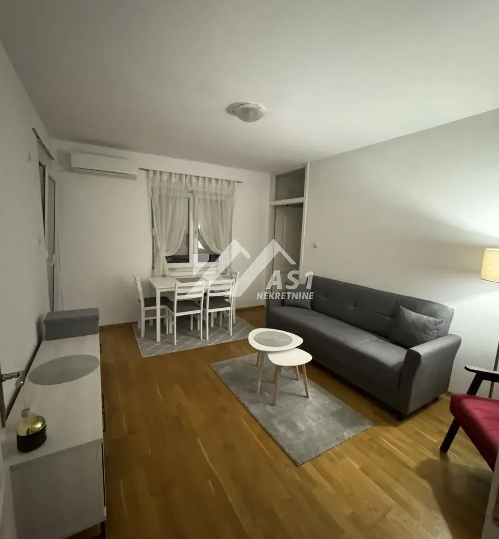 Izdavanje, dvosoban stan, 45m², Nova Detelinara, Novi Sad Sve Podlokacije