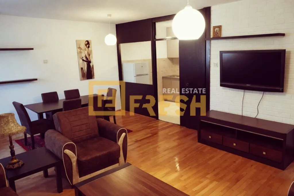 Izdavanje, jednosoban stan, 59m², Blok 5, Podgorica