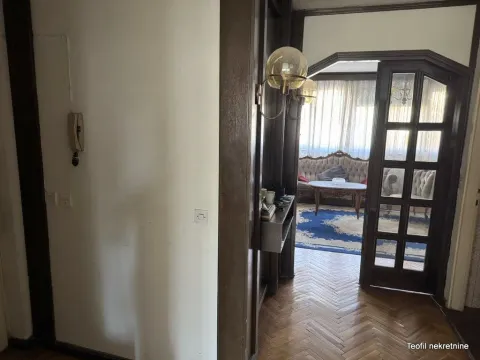 Prodaja, četvorosoban stan, 97m², Centar, Stara Pazova - image 7