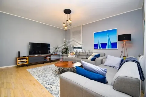 Izdavanje, trosoban stan, 95m², Dalmatinska ulica, Podgorica - image 2