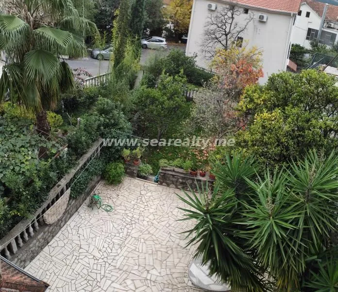 Sale, house, 190m², Dobrota, Kotor