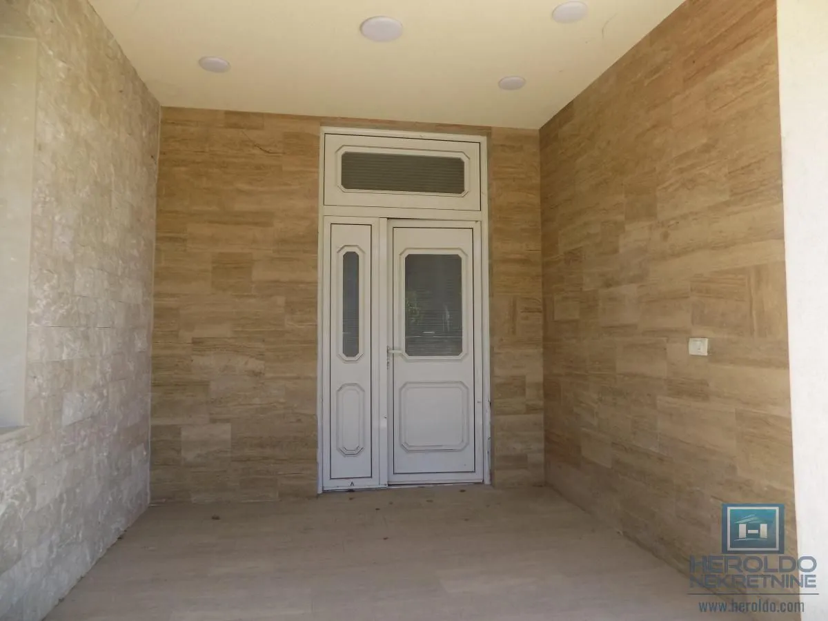 Prodaja, kuća, 192m², 4. juli, Paraćin