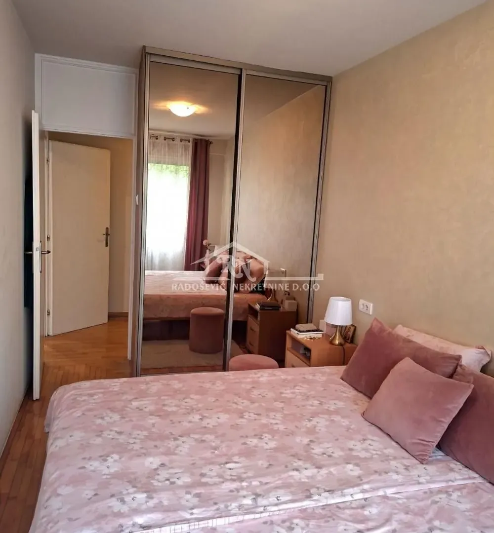 Prodaja, trosoban stan, 77m², Banjica, Voždovac Sve Podlokacije