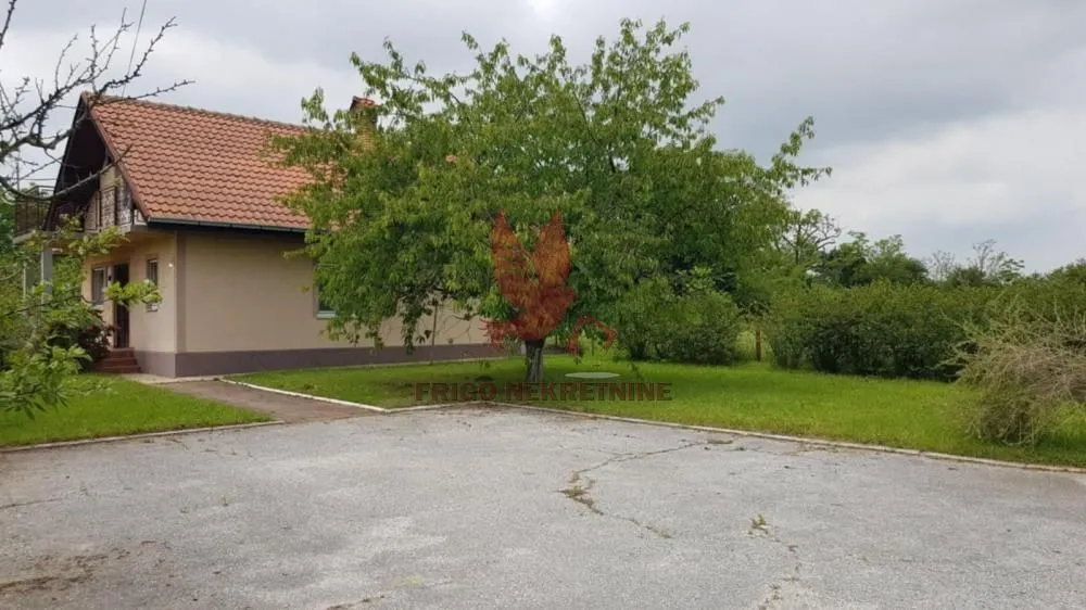 Sale, house, 160m², Medjulužje, Mladenovac