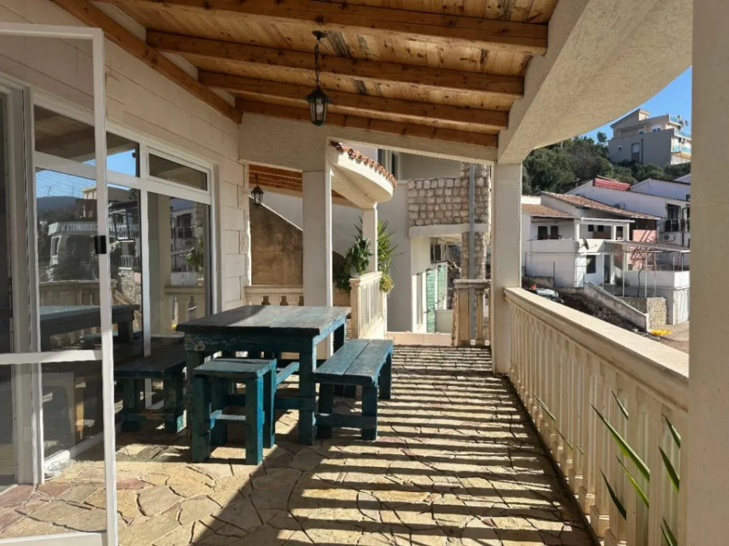 Prodaja, kuća, 164m², Utjeha, Bar