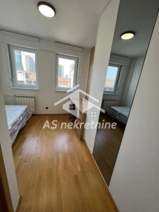 Izdavanje, četvorosoban stan, 100m², Sarajevska, Beograd