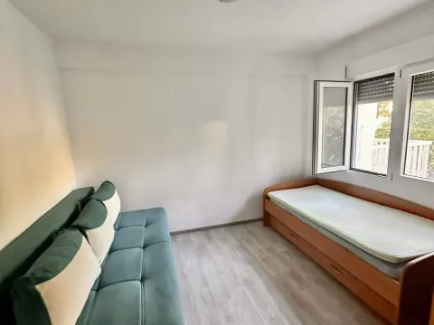 Izdavanje, dvosoban stan, 67m², Centar, Bar - image 11