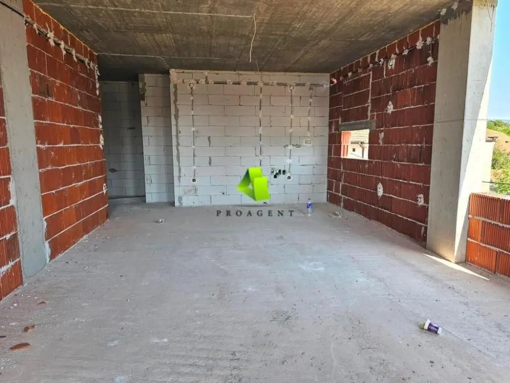 Prodaja, trosoban stan, 88m², Medijana, Niš
