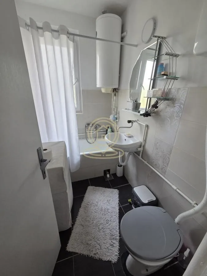 Prodaja, trosoban stan, 65m², Medijana, Niš