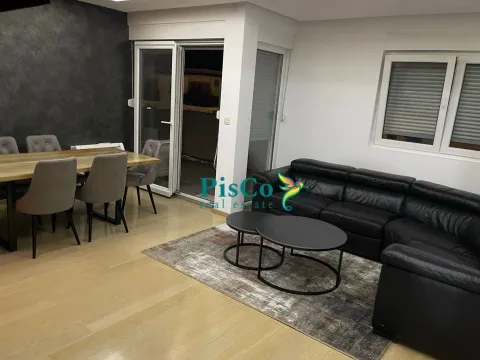 Izdavanje, trosoban stan, 100m², City Kvart, Podgorica - image 1