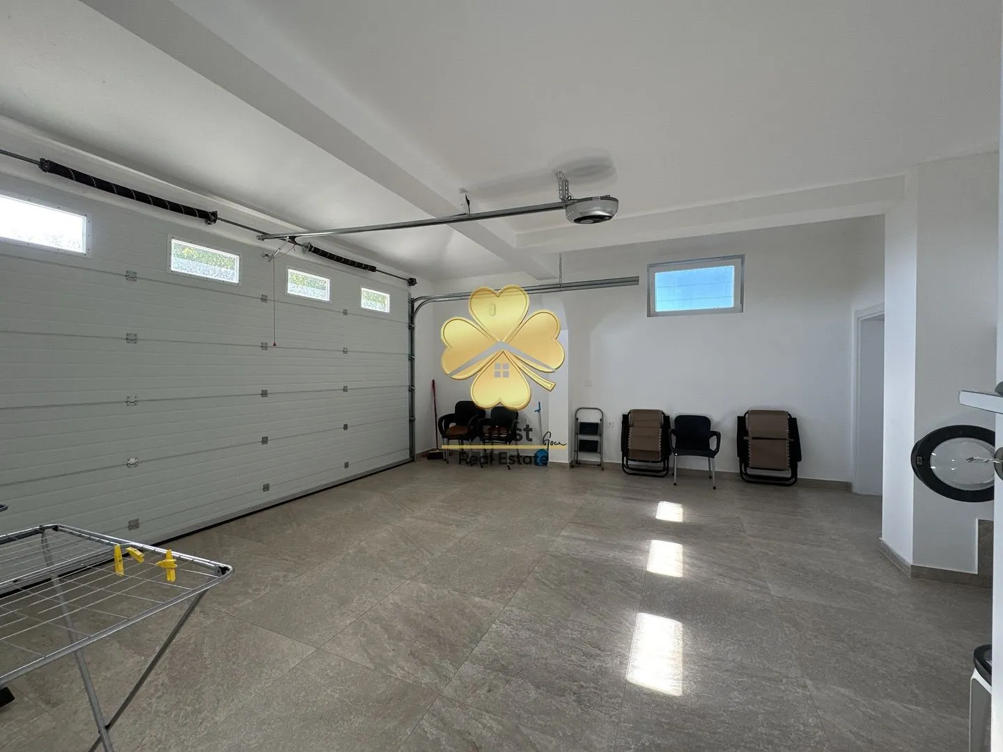 Izdavanje, kuća, 230m², Dajbabe, Podgorica
