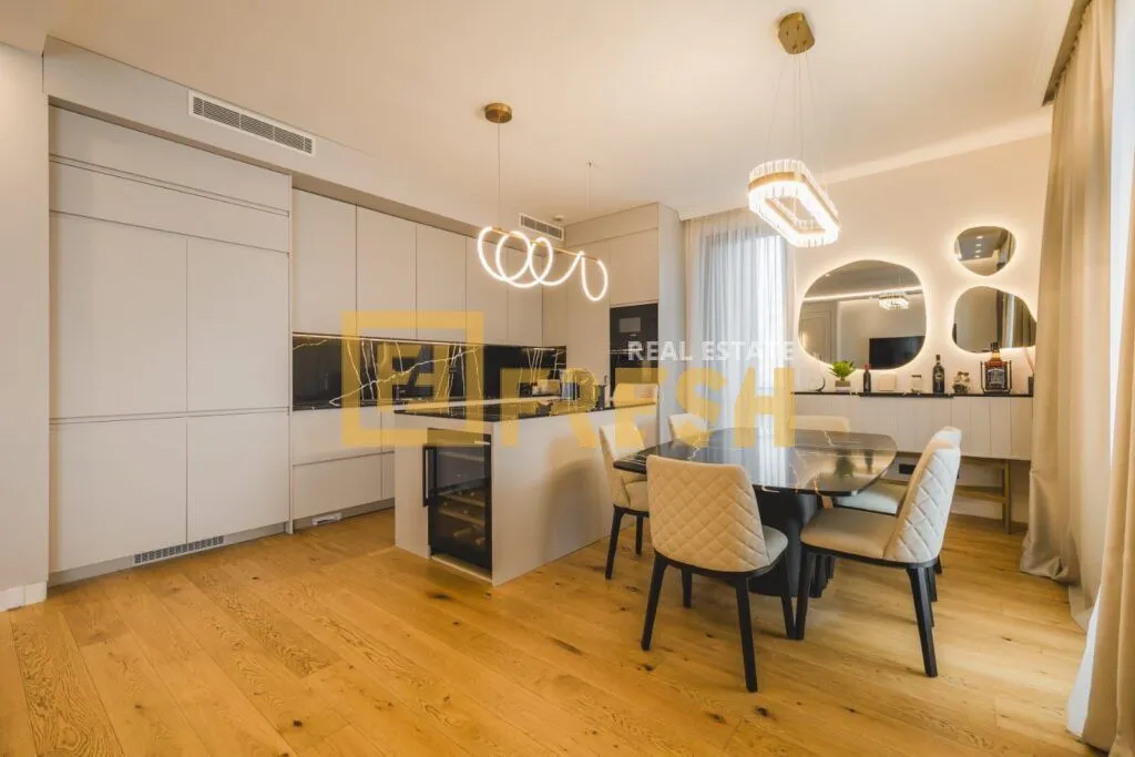 Prodaja, trosoban stan, 149m², Centar, Podgorica