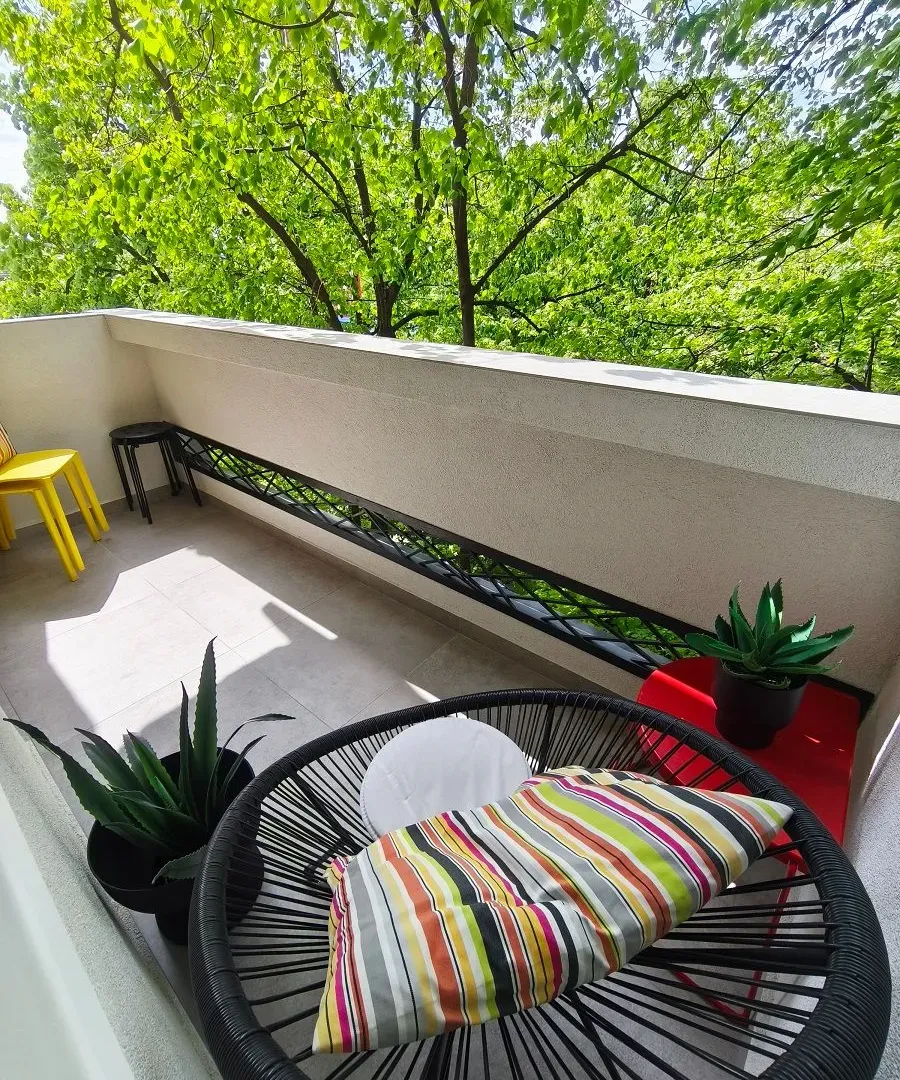 Prodaja, trosoban stan, 54m², Zemun Save Kovačevića, Zemun Sve Podlokacije