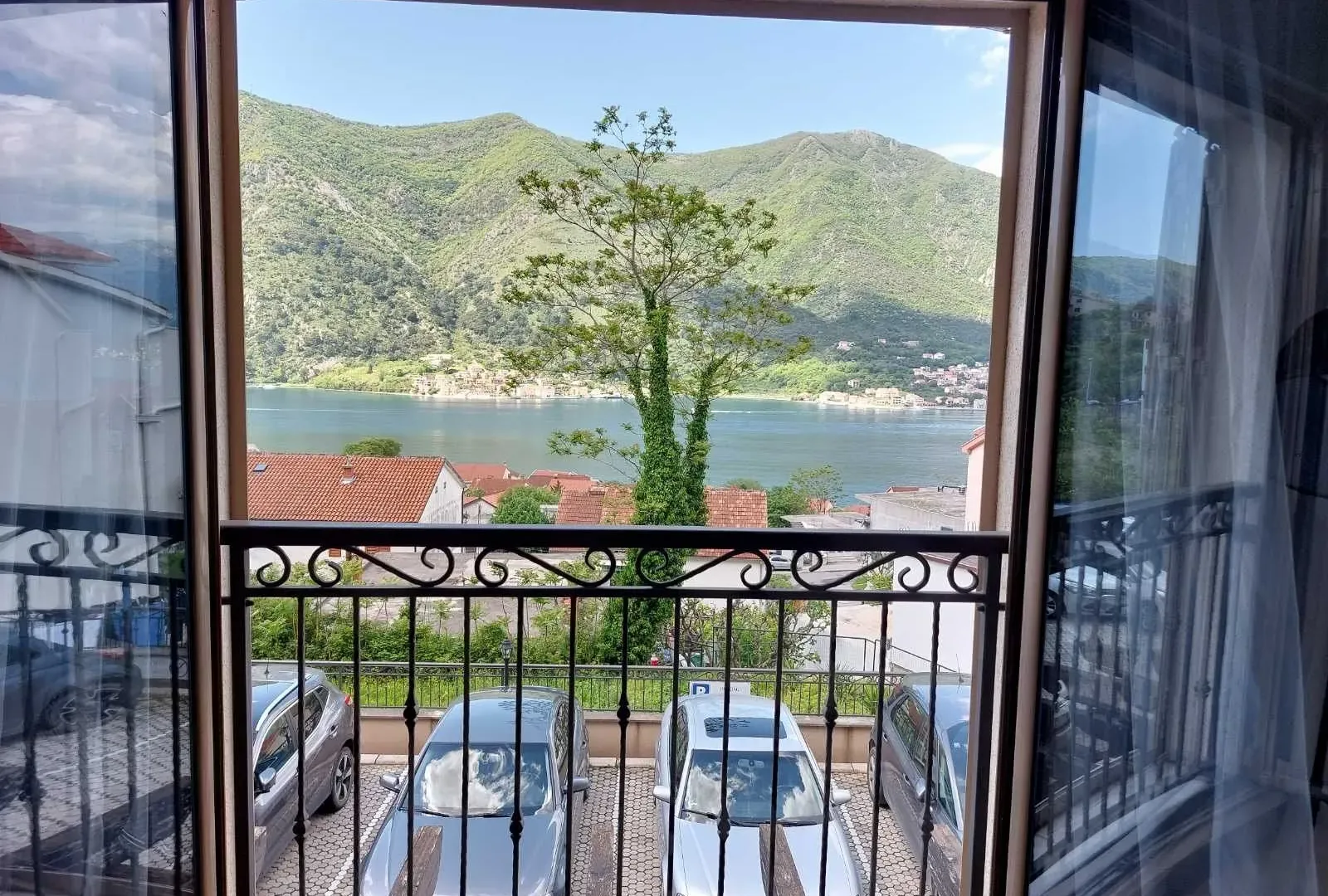 Rent, one bedroom apartment, 57m², Dobrota, Kotor