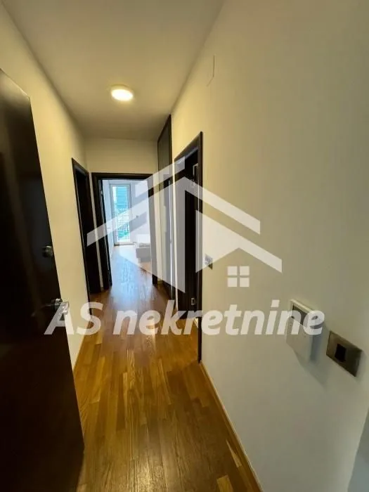 Izdavanje, dvosoban stan, 53m², Savski Venac, Beograd