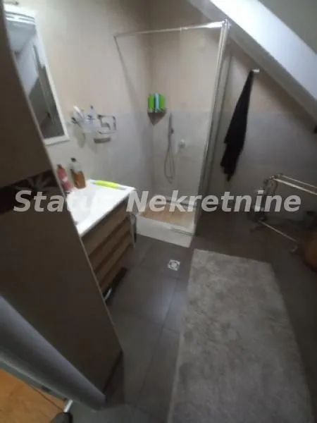 Prodaja, četvorosoban stan, 135m², Centar, Novi Sad