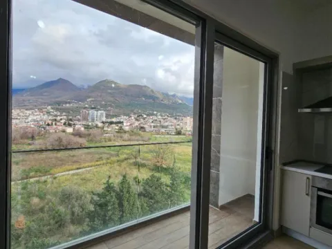 Prodaja, jednosoban stan, 36m², Centar, Bar - image 9