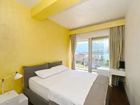 Rent, three bedroom apartment, 130m², Dobrota, Kotor - image 11