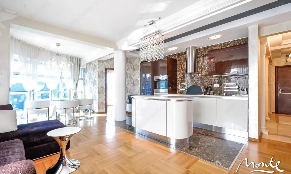 Sale, two bedroom apartment, 113m², Bečići, Budva