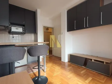 Izdavanje, jednosoban stan, 37m², Nova Detelinara, Novi Sad Sve Podlokacije