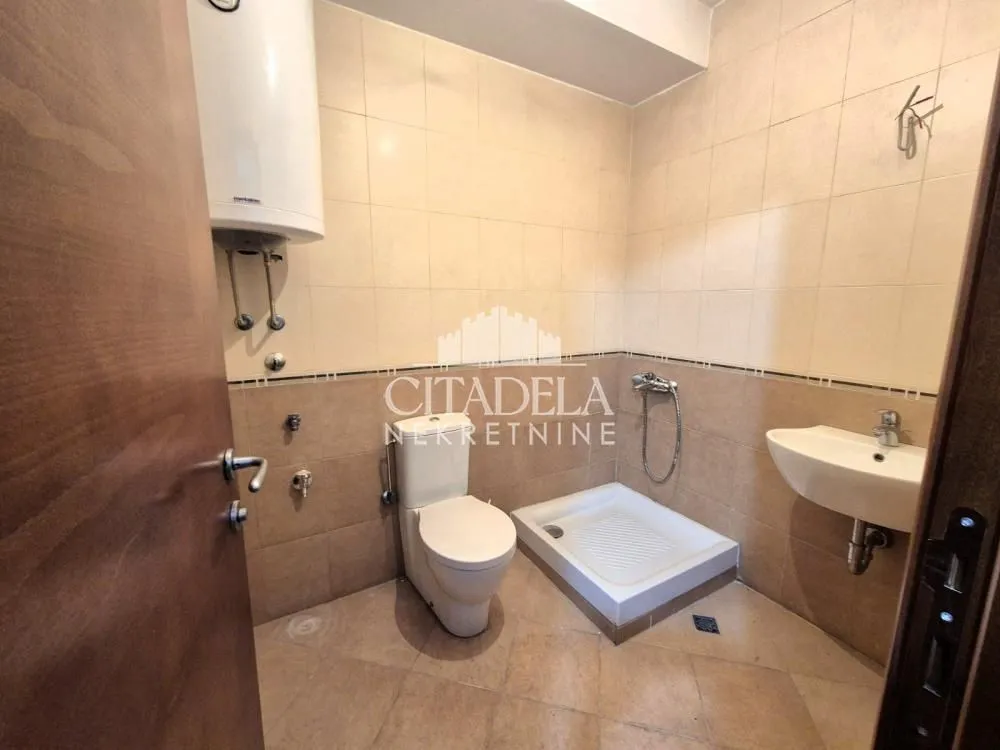Prodaja, trosoban stan, 74m², Vračar Hram, Vračar Sve Podlokacije