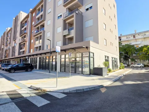 Rent, office space, 282m², Stari Aerodrom, Podgorica