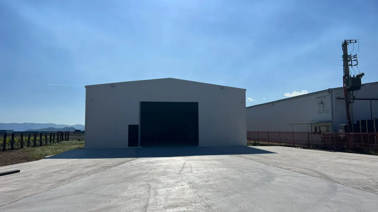 Rent, office space, 585m², Stari Aerodrom, Podgorica