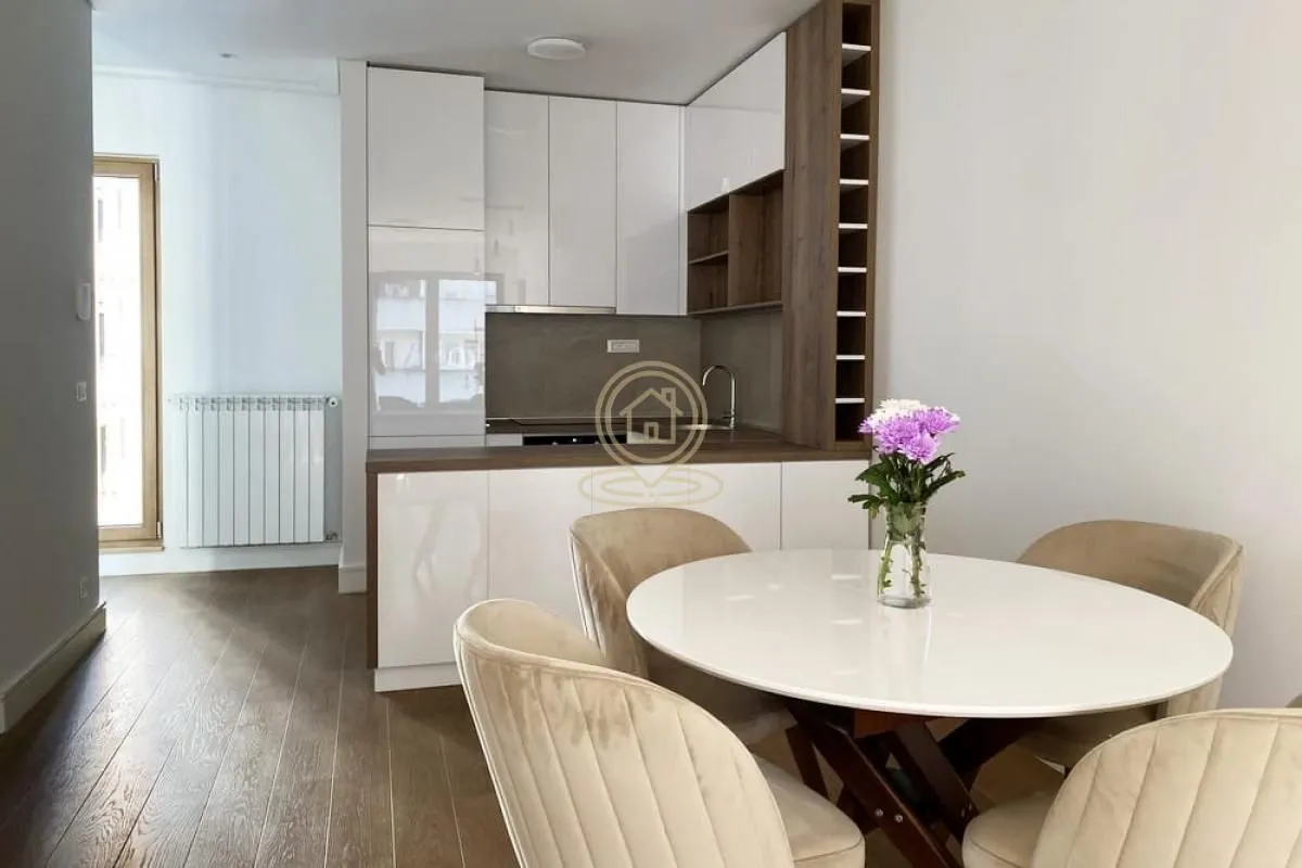 Izdavanje, dvosoban stan, 62m², Sarajevska, Beograd