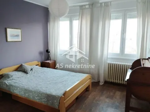 Rent, two bedroom apartment, 45m², Stari Grad, Beograd - image 4