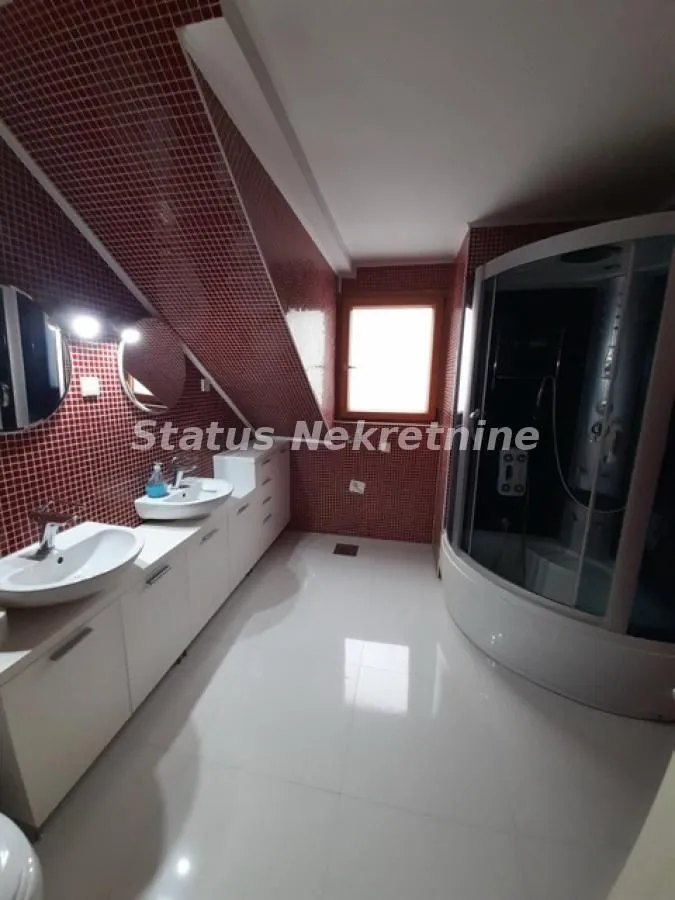 Prodaja, kuća, 440m², Temerin, Novi Sad