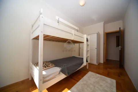 Rent, two bedroom apartment, 70m², Pobrežje, Podgorica - image 10
