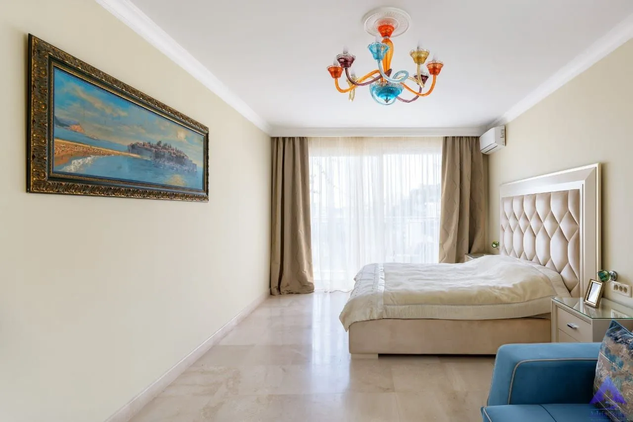 Prodaja, kuća, 378m², Centar, Budva