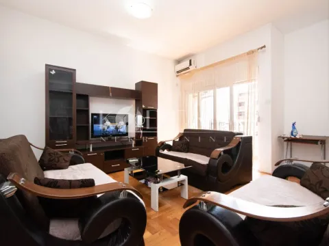 Izdavanje, jednosoban stan, 57m², 1 maj, Podgorica - image 2