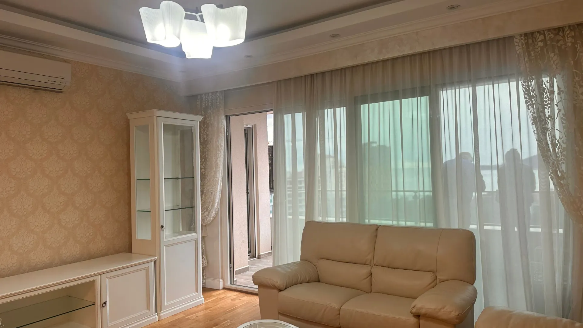 Prodaja, trosoban stan, 115m², Bečići, Budva