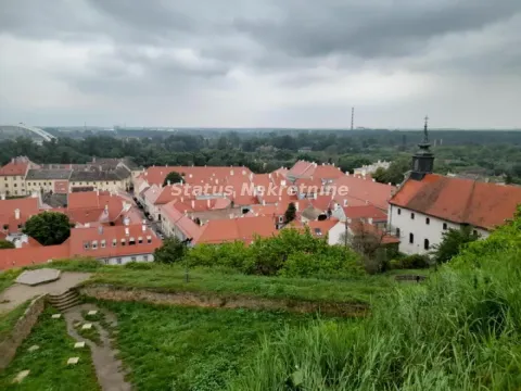 Pogled sa nekretnine na grad i okolinu. - image 3